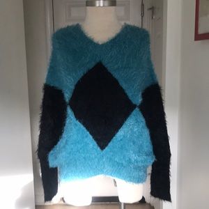Large Fuzzy Super Soft Diamond Pattern Sweater 😘